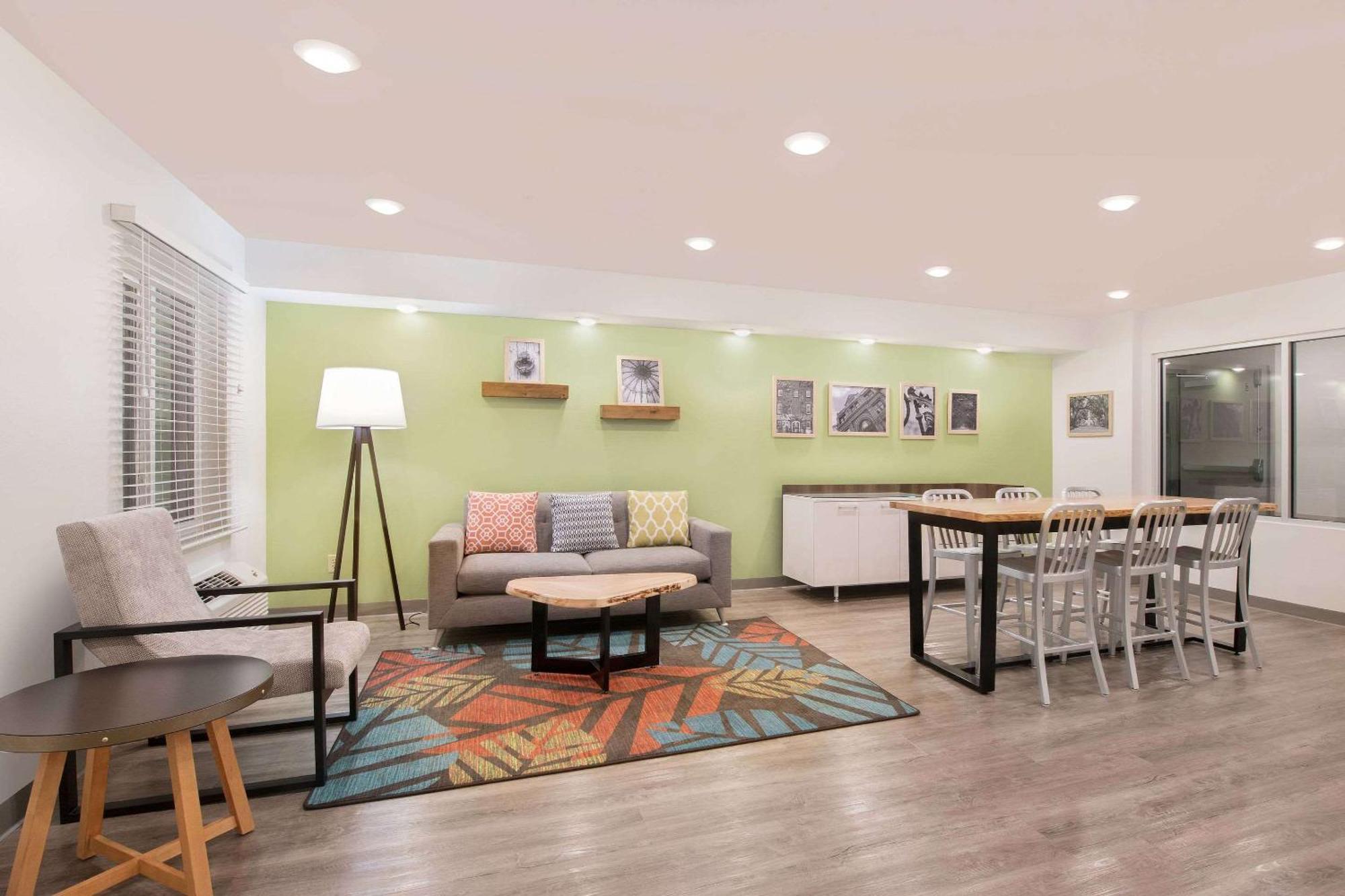 Woodspring Suites Savannah Pooler Exteriör bild
